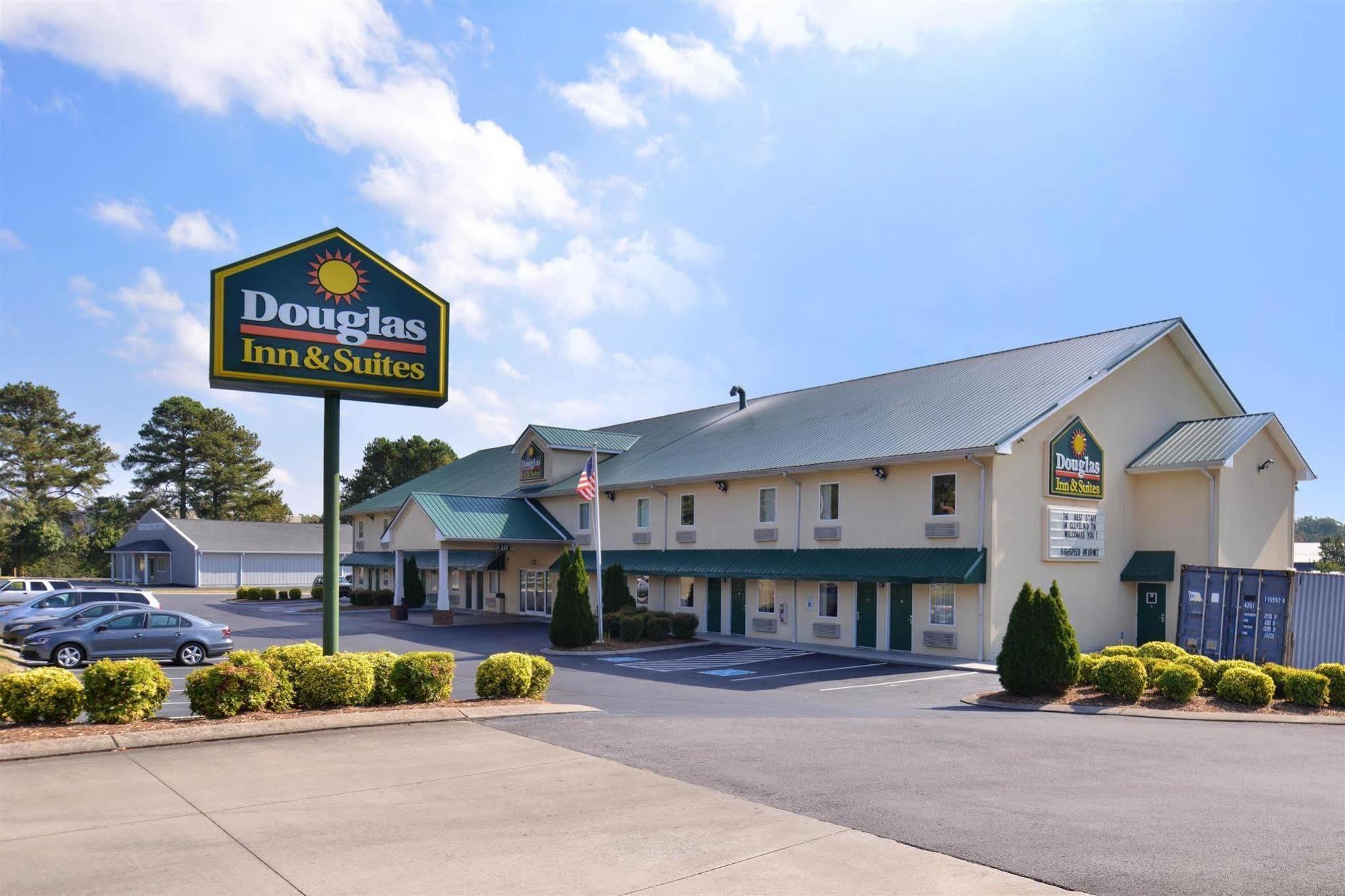 Douglas Inn & Suites Cleveland Exterior foto